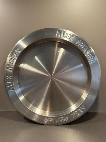 Aluminium schaal Alex Meijer beschikbaar voor biedingen