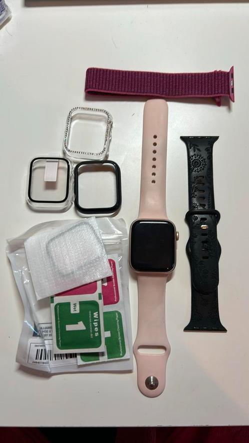 Apple watch SE rose gold te koop incl accessoires, Sieraden, Tassen en Uiterlijk, Smartwatches, Gebruikt, iOS, Roze, Ophalen of Verzenden