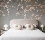 Foto behang “beneath the cherry tree”, Ophalen, Minder dan 10 m², Grijs, Bloemen