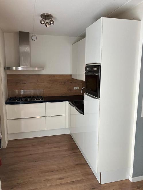 Witte hoogglans hoekkeuken, Huis en Inrichting, Keuken | Complete keukens, Zo goed als nieuw, Hoekkeuken, Wit, Composiet, Hoogglans of Gelakt