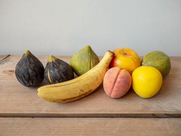 Oud Italiaans marmeren fruit | sierfruit beschikbaar voor biedingen