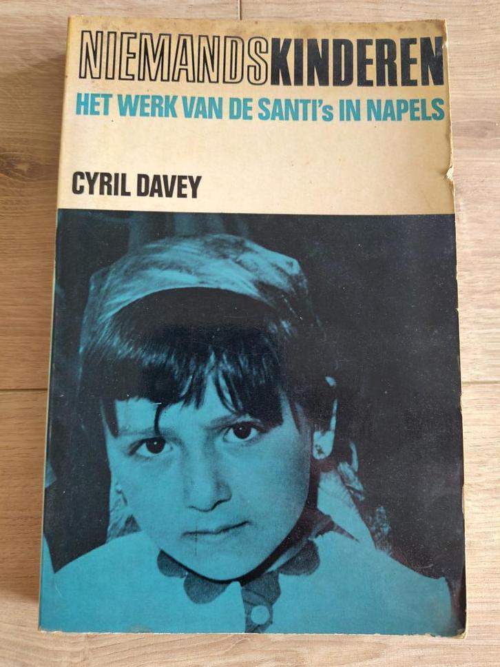 Niemands Kinderen door Cyril Davey, Boeken, Politiek en Maatschappij, Gelezen, Maatschappij en Samenleving, Europa, Ophalen of Verzenden