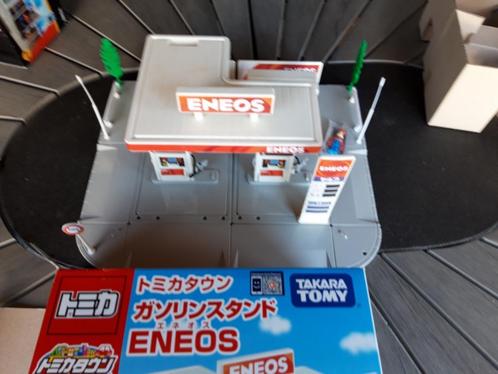 Takara Tomy autogarage EUNEOS - voor 3-inch modelauto's, Hobby en Vrije tijd, Modelauto's | Overige schalen, Zo goed als nieuw