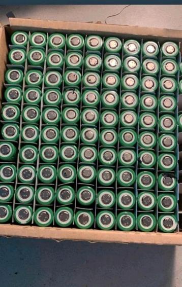 LG dbmj1 3500 mah 90/100% beschikbaar voor biedingen