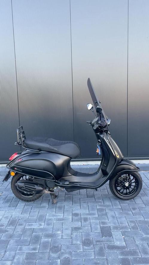 Vespa Sprint 2020 Notte FULL OPTION, Fietsen en Brommers, Scooters | Vespa, Zo goed als nieuw, Vespa LX, Ophalen