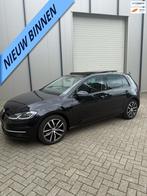 Volkswagen Golf 1.0 TSI Highline Business R, Stof, Gebruikt, 620 kg, Zwart