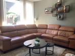 Hoekbankstel Cognac/lichtbruin Lederland met relaxfuntie, Huis en Inrichting, Banken | Bankstellen, Elektrische verstelbare zitgedeeltes op beide hoeken .