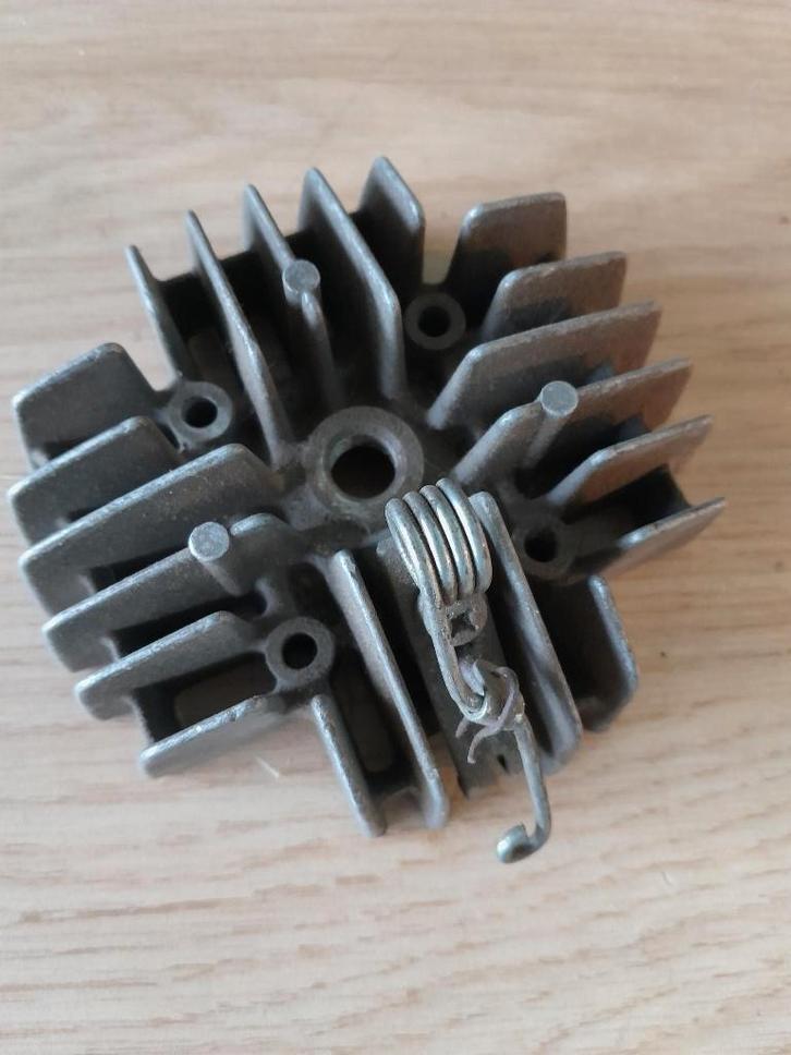 Oldtimer bromfiets cilinderkop, Fietsen en Brommers, Brommeronderdelen | Puch, Gebruikt, Cilinder, Ophalen