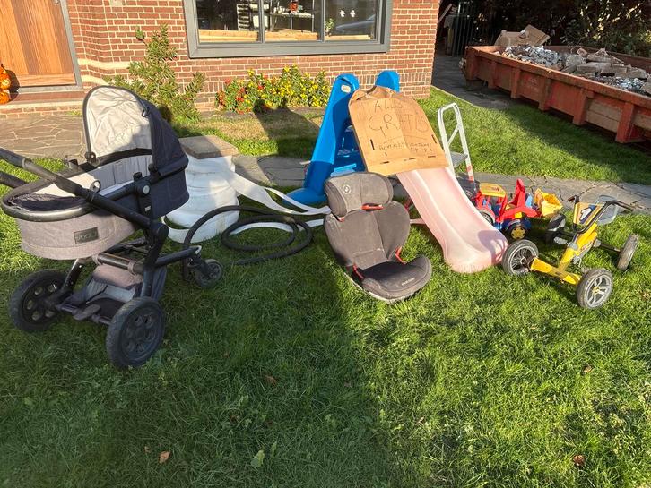 Alles gratis! : Kinderwagen, autostoel, glijbaan & meer!, Kinderen en Baby's, Kinderspulletjes, Gebruikt, Ophalen