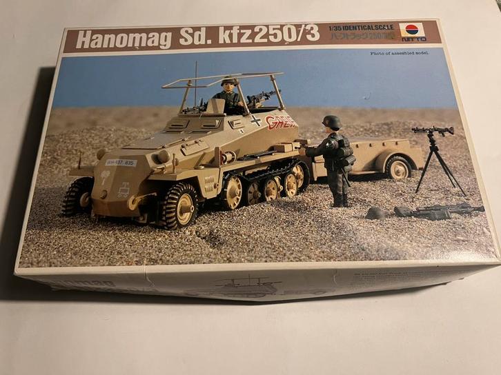 Nitto 1/35 Hanomag Sd.Kfz 250/3 Modelbouwdoos, Hobby en Vrije tijd, Modelbouw | Auto's en Voertuigen, Nieuw, Tank, 1:32 tot 1:50