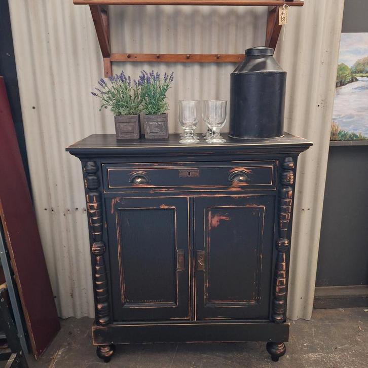 Zwart Antiek Grenen Meidenkastje - 90cm, Huis en Inrichting, Kasten | Dressoirs, Gebruikt, 50 tot 100 cm, 25 tot 50 cm, Met lade(s)