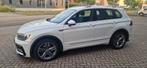 VW Tiguan 2.0TSI 221PK 4M 2018 3x R line Parelmoerwit, Auto's, 4 cilinders, 1984 cc, 2500 kg, Wit