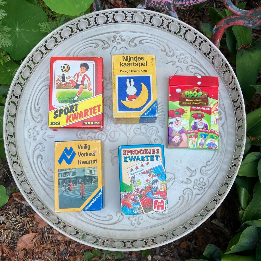 Kinder KWARTETTEN 5 stuks € 10,=, Verzamelen, Speelkaarten, Jokers en Kwartetten, Ophalen of Verzenden