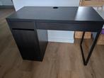 Bijna nieuw zwart bureau van Ikea, MICKE, Huis en Inrichting, Bureaus, Zo goed als nieuw, Ophalen, Bureau