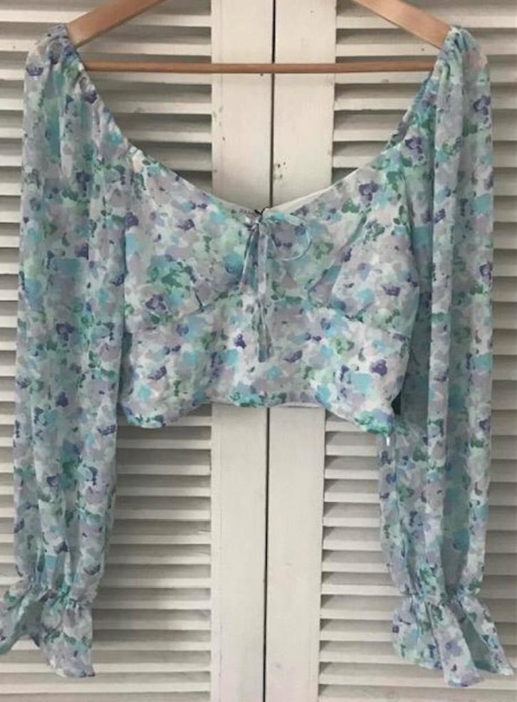 NIEUW..super leuke top van NA-KD..mt:36, Kleding | Dames, Tops, Nieuw, Maat 36 (S), Overige kleuren, Lange mouw, Ophalen of Verzenden