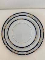 Servies met blauwe rand en goud 12 delig, Ophalen, Zo goed als nieuw, Overige stijlen, Porselein