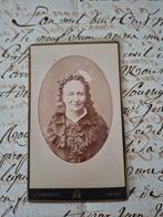 Oudere dame op cdv antiek, Ophalen of Verzenden, Voor 1940, Klederdracht