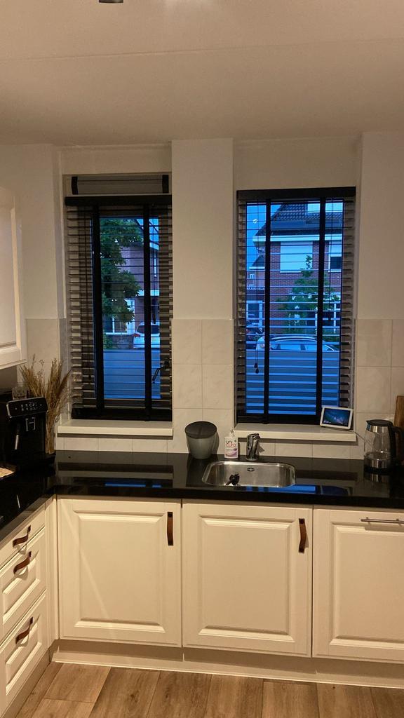 Houten Jaloezieën (3x) incl. bevestiging, Huis en Inrichting, Stoffering | Gordijnen en Lamellen, Zo goed als nieuw, 150 tot 200 cm