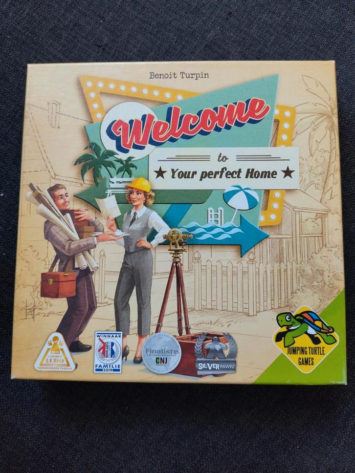 Welcome to Your Perfect Home - Jumping Turtle Games, Hobby en Vrije tijd, Gezelschapsspellen | Bordspellen, Zo goed als nieuw