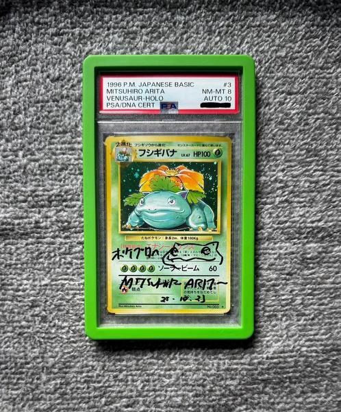Venusaur Holo No.003 1996 - PSA8/AUTO10 - “To Pokemon”, Hobby en Vrije tijd, Verzamelkaartspellen | Pokémon, Zo goed als nieuw