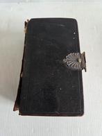 Antieke bijbel met zilveren sluiting - 1861, Antiek en Kunst, Ophalen of Verzenden