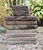 GRATIS - 7 hele stoeptegels, 2 halve en een opsluitband, Tuin en Terras, Tegels en Klinkers, Ophalen, Gebruikt, Overige typen