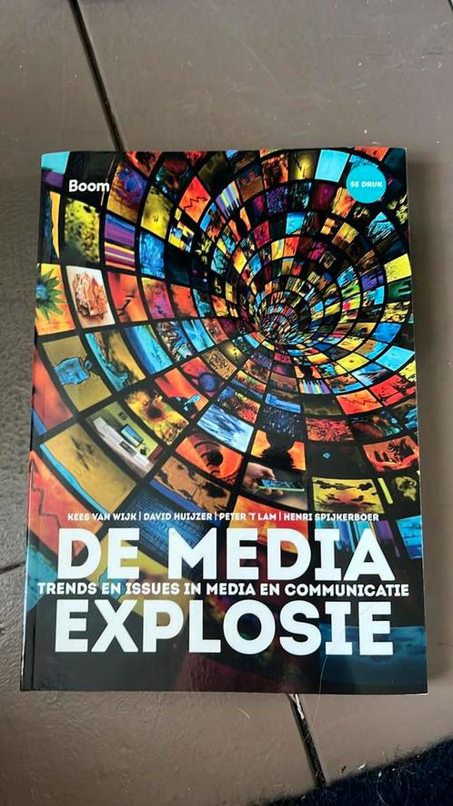 Kees van Wijk - De media-explosie, Boeken, Wetenschap, Zo goed als nieuw, Sociale wetenschap, Ophalen of Verzenden