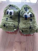 pantoffels maat 30-31 afb. krokodil, weinig gedragen bij oma, Ophalen, Overige typen, Zo goed als nieuw, Jongen