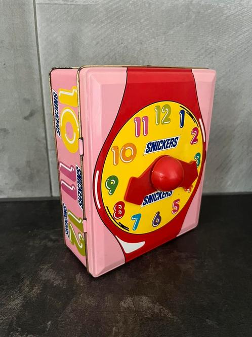 Vintage promotioneel horloge‑blik van Snickers,, Verzamelen, Blikken, Gebruikt, Overige, Overige merken, Ophalen of Verzenden