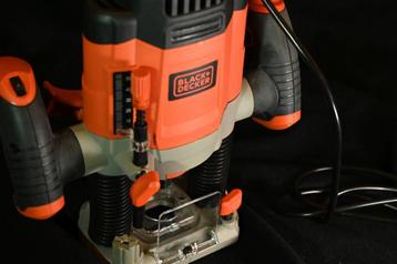 Black & Decker Bovenfrees (mét frezenset!) beschikbaar voor biedingen