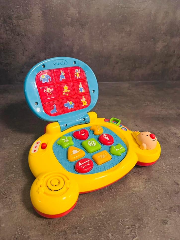 VTech Bumba Baby Laptop, Kinderen en Baby's, Speelgoed | Babyspeelgoed, Zo goed als nieuw, Overige typen, Met licht, Met geluid