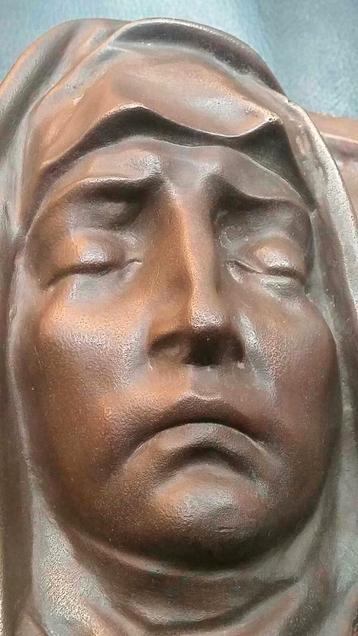 Bronzen Wall Plaque Mary Sculpture by Francis Corbeels beschikbaar voor biedingen
