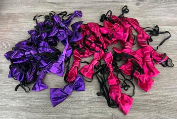 Carnaval loopgroep / 22x rose + 20x paars strik of strikjes beschikbaar voor biedingen