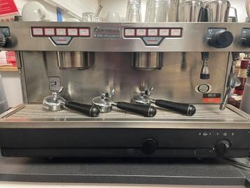 Faema E98 President 2 groeps koffie machine beschikbaar voor biedingen