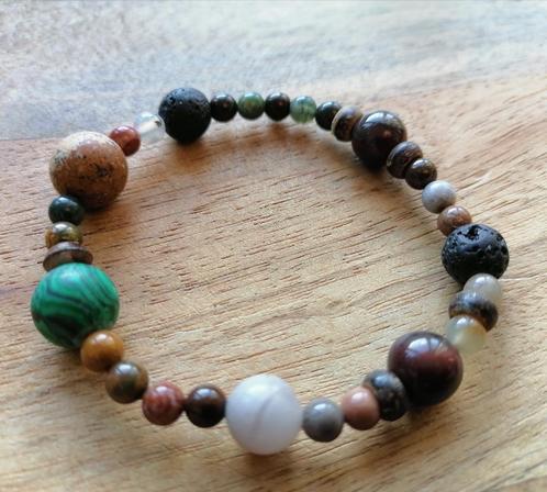 Nieuwe zelfgemaakte armband met natuurstenen kralen, Sieraden, Tassen en Uiterlijk, Armbanden, Nieuw, Overige materialen, Met bedels of kralen