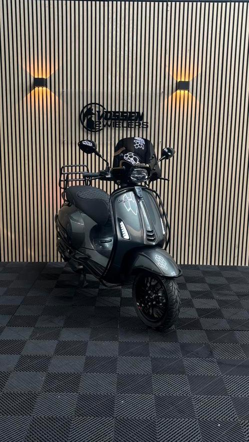 Vespa Sprint | 2024| 700 km | | Full option | Custom, Fietsen en Brommers, Scooters | Vespa, Zo goed als nieuw, Overige modellen