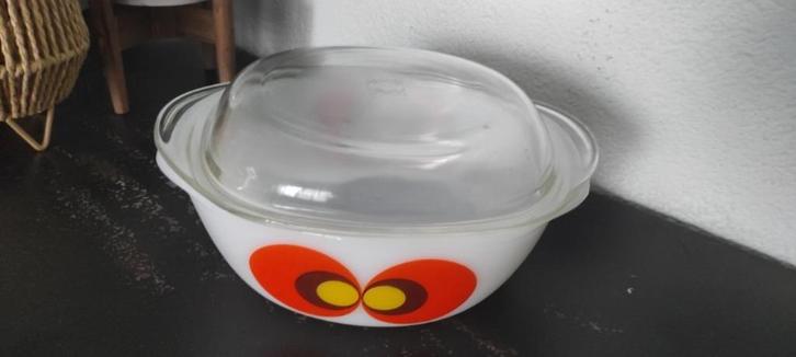 Vintage ovenschaal melkglas Jena Glas pauwenogen, Huis en Inrichting, Keuken | Servies, Gebruikt, Schaal of Schalen, Overige stijlen