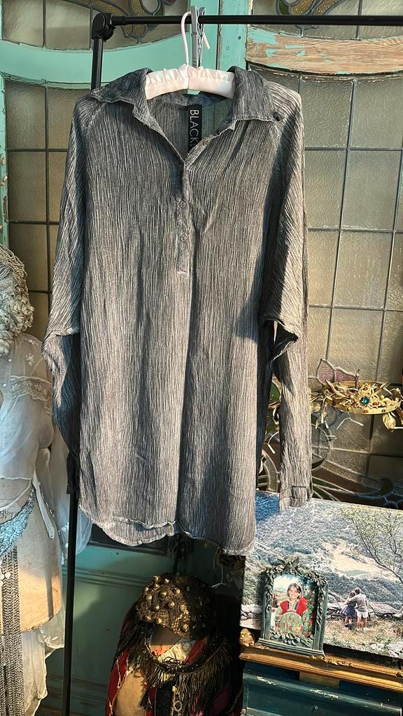 BLACK by K and M , bloese stonewash  grijs m-l, Kleding | Dames, Blouses en Tunieken, Zo goed als nieuw, Maat 42/44 (L), Grijs