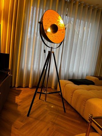 Chique industriële staande lamp mat zwart met goud retro