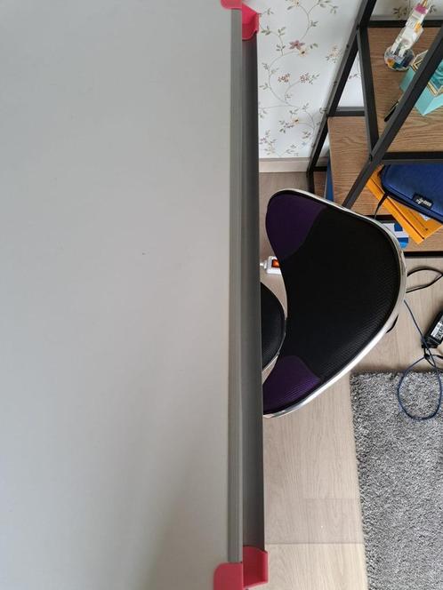 Tiener buro met stoel, Huis en Inrichting, Bureaus, Gebruikt, Bureau, In hoogte verstelbaar, Ophalen