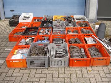 partij van div. zundapp types onderdelen  beschikbaar voor biedingen