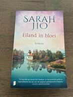 Eiland in bloei - Sarah Jio, Ophalen of Verzenden, Zo goed als nieuw, Nederland