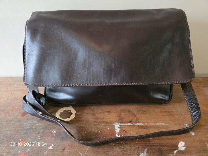 Enny Lederen Hand/Schoudertas - Italiaans Design, Sieraden, Tassen en Uiterlijk, Tassen | Damestassen, Handtas, Bruin, Ophalen of Verzenden