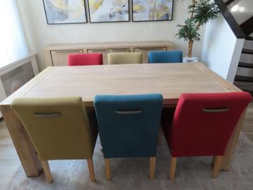 Eettafel met 6 stoelen, 2x rood, 2x geel, 2x blauw beschikbaar voor biedingen