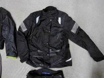 Motorkleding = MACNA = Dames = Maat 40= Motorjas met voering beschikbaar voor biedingen