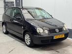 Volkswagen Polo 1.4-16V Comfortline, Auto's, Voorwielaandrijving, Stof, Gebruikt, Zwart