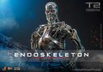 Terminator 2 Judgment Day Endoskeleton Battle Damaged, Actiefiguur of Pop, Hot Toys, Nieuw, Ophalen of Verzenden