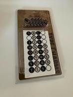 Tim Holtz Type Charms - Nieuw!, Ophalen of Verzenden, Nieuw, Bedel