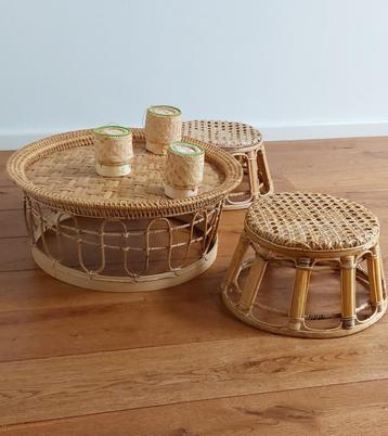 Rotan tafeltje en stoeltjes uit Laos beschikbaar voor biedingen