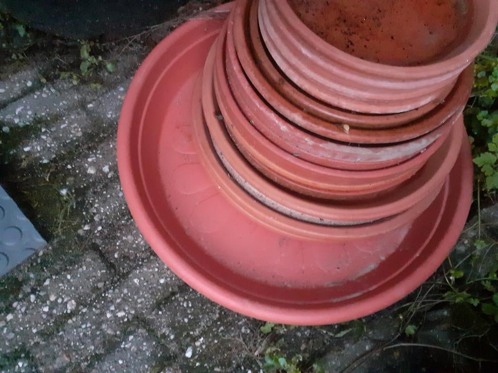 Terracotta plantenschalen, Doe-het-zelf en Verbouw, Buizen en Afvoer, Ophalen, Overige materialen, Overige typen, 20 tot 40 mm